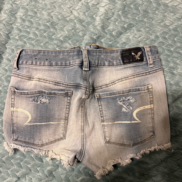 high waisted jean shorts - Picture 2 of 3
